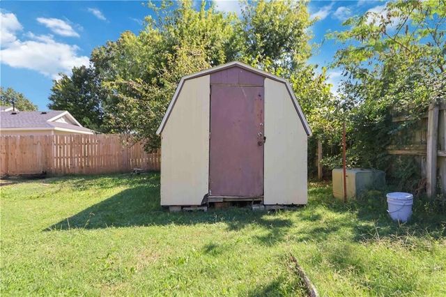 3506 W Olive Street, Rogers, AR 72756