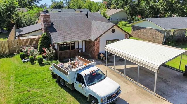 3506 W Olive Street, Rogers, AR 72756