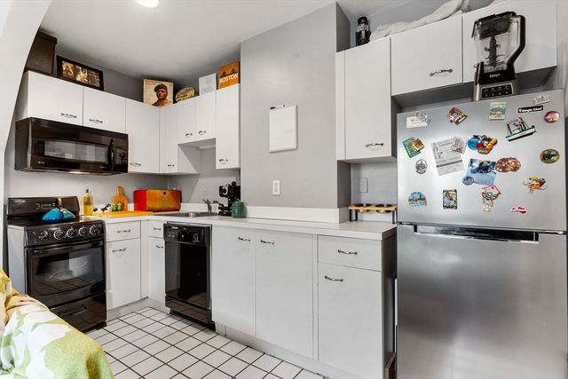 54 Myrtle 10, Boston, MA 02114