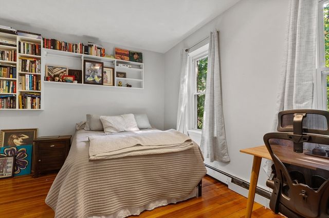54 Myrtle 10, Boston, MA 02114