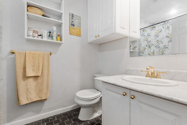 54 Myrtle 10, Boston, MA 02114