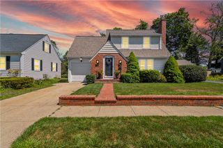 43 Dartmouth Avenue, East Providence, RI 02915