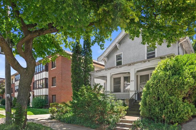 2413 E Belleview PLACE, Milwaukee, WI 53211