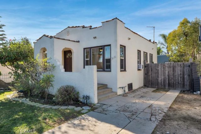 3118 Glenhurst Ave, Los Angeles, CA 90039