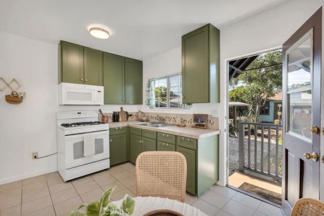 3118 Glenhurst Ave, Los Angeles, CA 90039