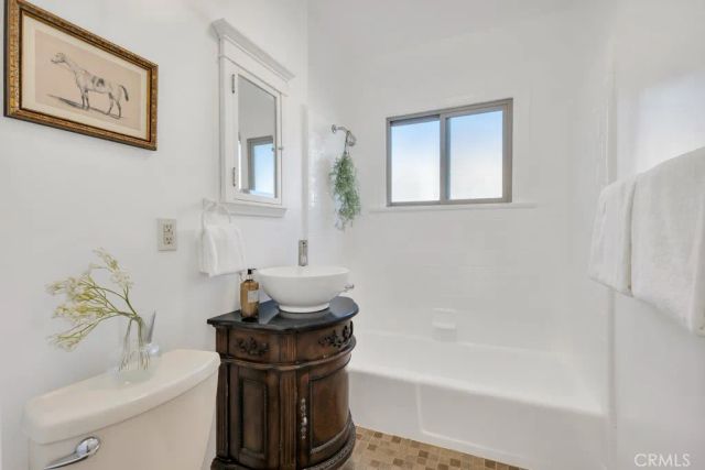 3118 Glenhurst Ave, Los Angeles, CA 90039