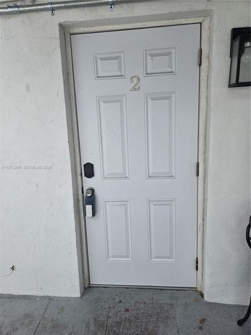 5712 Hollywood Blvd 2, Hollywood, FL 33021