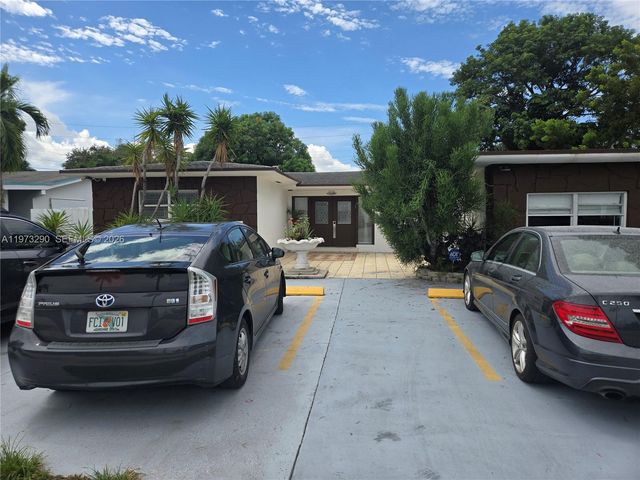 5712 Hollywood Blvd 2, Hollywood, FL 33021