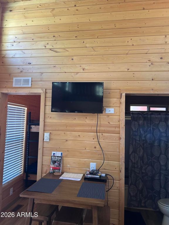 Image 22 of property listing at 4020 S ELK TROT Loop, Show Low, AZ 85901