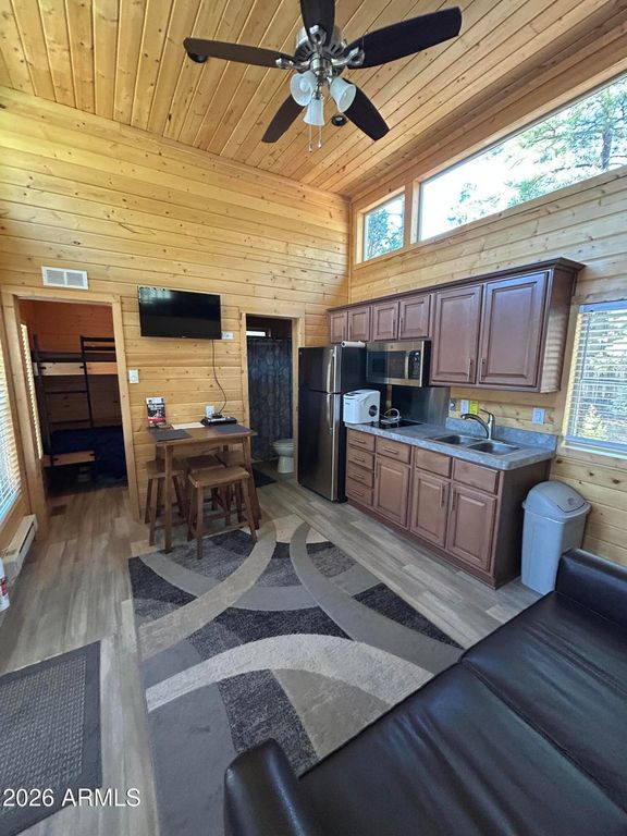 Image 9 of property listing at 4020 S ELK TROT Loop, Show Low, AZ 85901