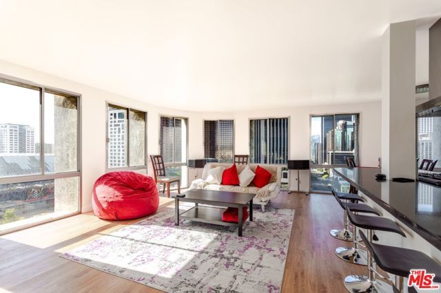 800 W 1st Street 1105, Los Angeles, CA 90012