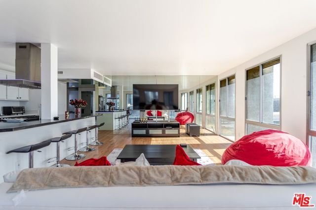 800 W 1st Street 1105, Los Angeles, CA 90012