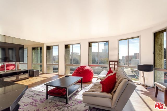 800 W 1st Street 1105, Los Angeles, CA 90012