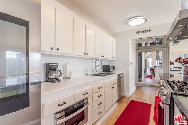 800 W 1st Street 1105, Los Angeles, CA 90012