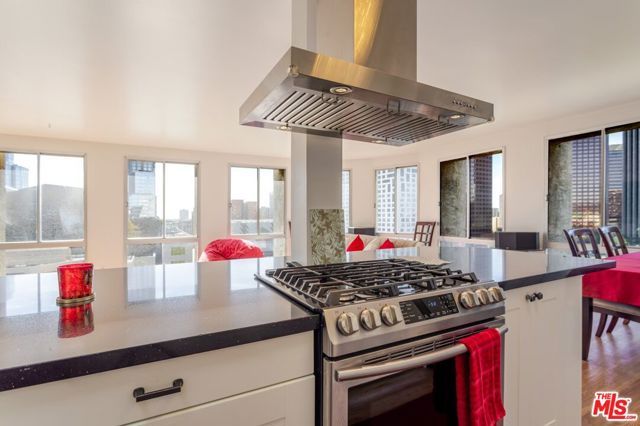 800 W 1st Street 1105, Los Angeles, CA 90012