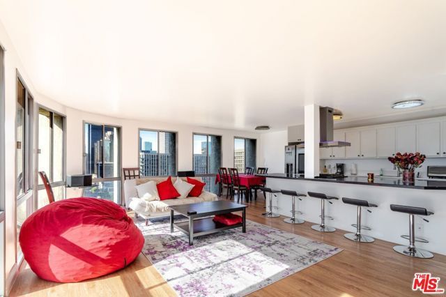 800 W 1st Street 1105, Los Angeles, CA 90012