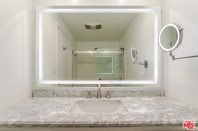 800 W 1st Street 1105, Los Angeles, CA 90012