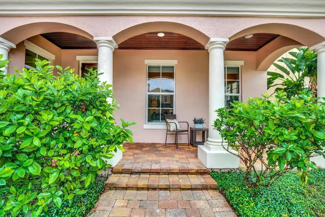 128 Tulip Tree Court, Jupiter, FL 33458