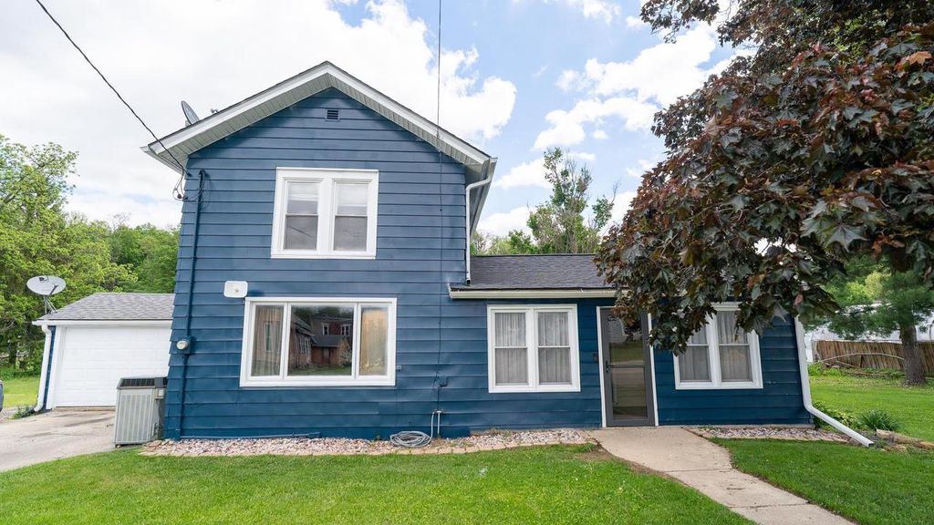 100 N Mechanic Street, Albany, WI 53502