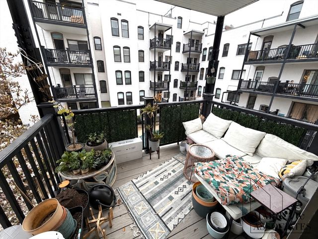 26 Commonwealth Terrace 15, Boston, MA 02135