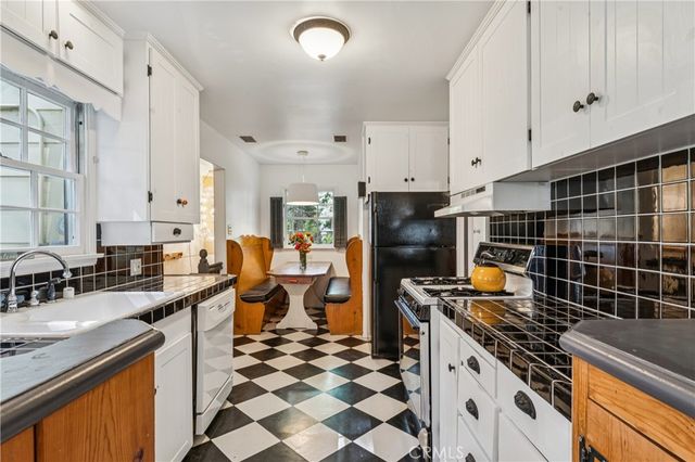 222 Holiday, Lake Arrowhead, CA 92352
