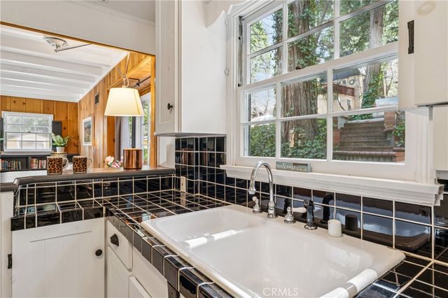 222 Holiday, Lake Arrowhead, CA 92352