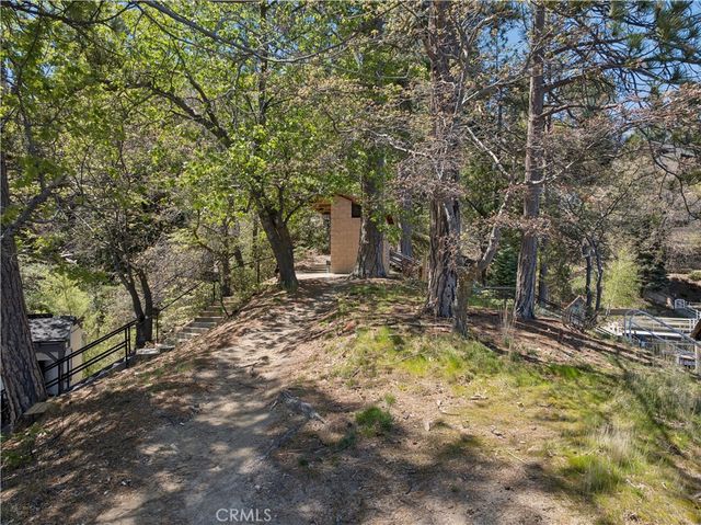 222 Holiday, Lake Arrowhead, CA 92352