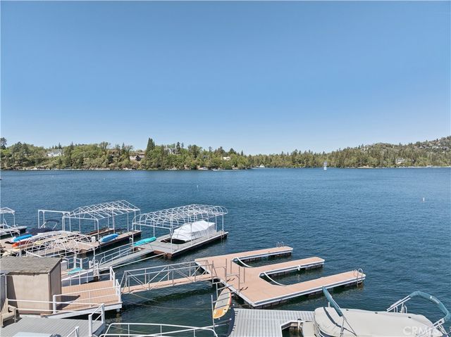222 Holiday, Lake Arrowhead, CA 92352