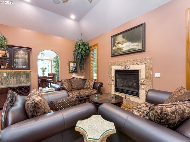 1503 N 4TH Ct, Washougal, WA 98671