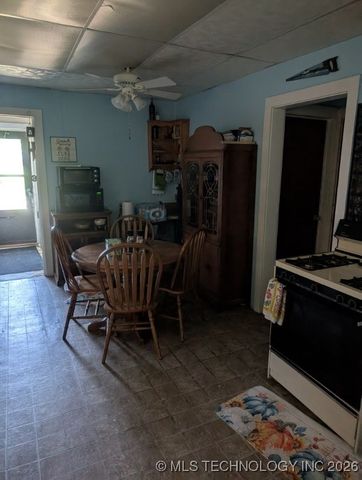 300 E Hester Street, Chelsea, OK 74016