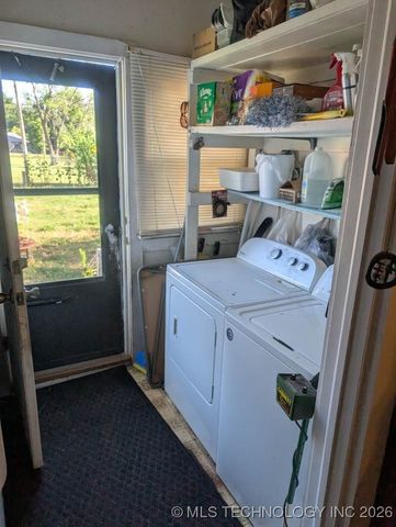 300 E Hester Street, Chelsea, OK 74016