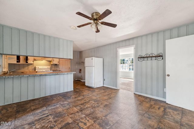 7560 Carrollburg Drive, Fayetteville, NC 28303