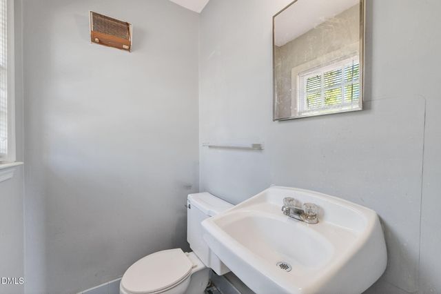 7560 Carrollburg Drive, Fayetteville, NC 28303