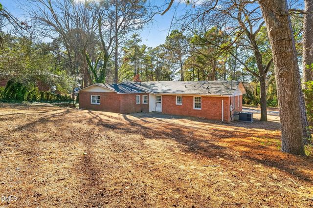 7560 Carrollburg Drive, Fayetteville, NC 28303