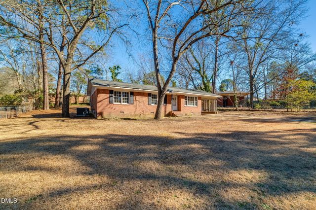 7560 Carrollburg Drive, Fayetteville, NC 28303