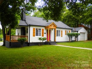1416 Effingham Road, Charlotte, NC 28208