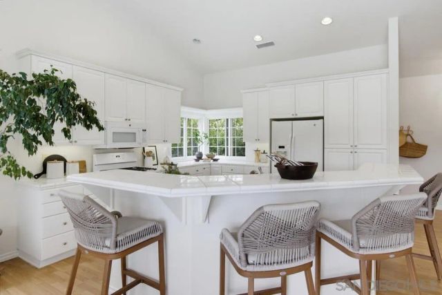 11875 Handrich Dr., San Diego, CA 92131