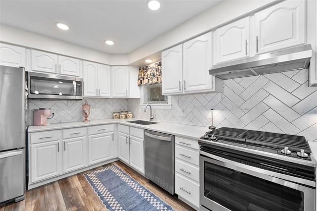 S 8825 Short Road, Eau Claire, WI 54701