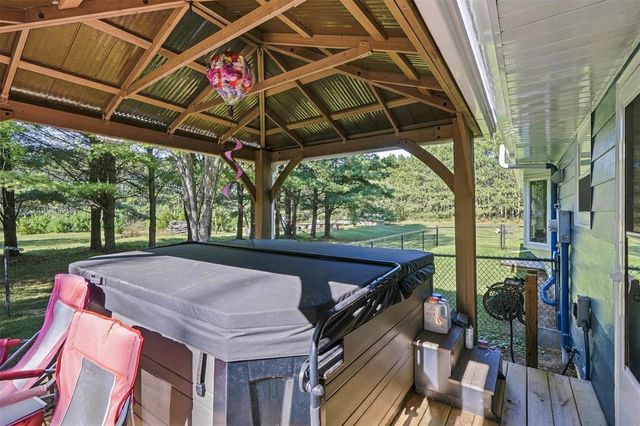 S 8825 Short Road, Eau Claire, WI 54701