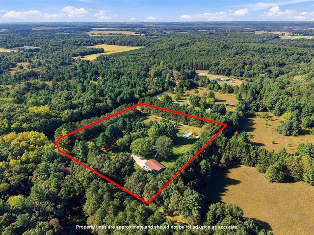 S 8825 Short Road, Eau Claire, WI 54701