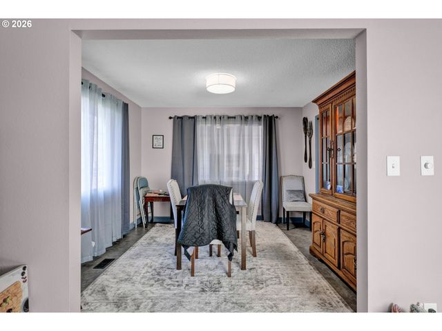 389 MAXWELL Rd, Eugene, OR 97404