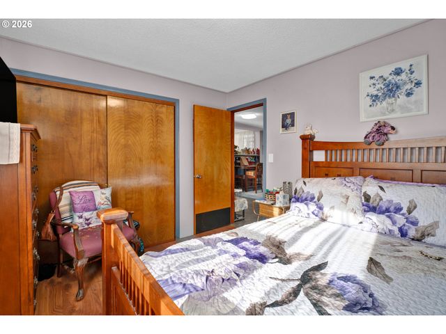 389 MAXWELL Rd, Eugene, OR 97404