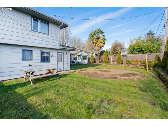 389 MAXWELL Rd, Eugene, OR 97404