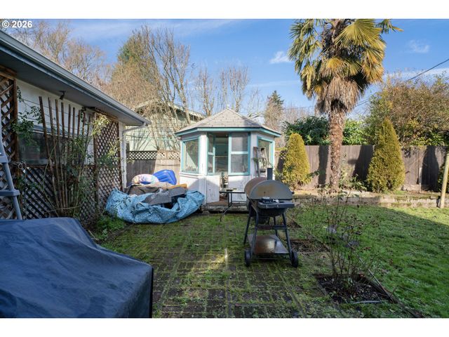 389 MAXWELL Rd, Eugene, OR 97404