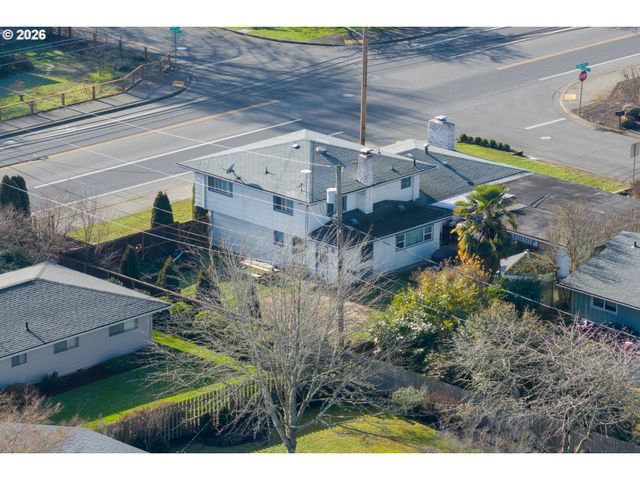 389 MAXWELL Rd, Eugene, OR 97404