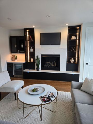 1536 W Chestnut Street B, Chicago, IL 60642