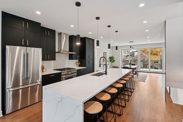 1536 W Chestnut Street B, Chicago, IL 60642