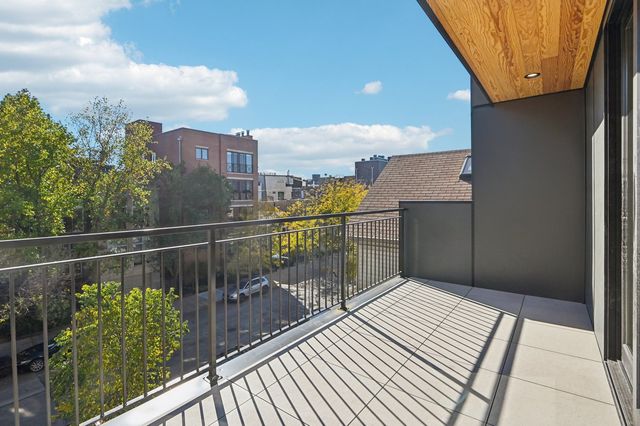 1536 W Chestnut Street B, Chicago, IL 60642