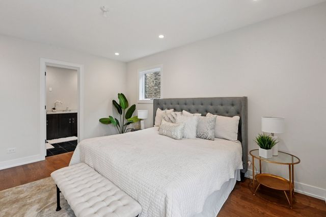 1536 W Chestnut Street B, Chicago, IL 60642