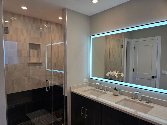 1536 W Chestnut Street B, Chicago, IL 60642